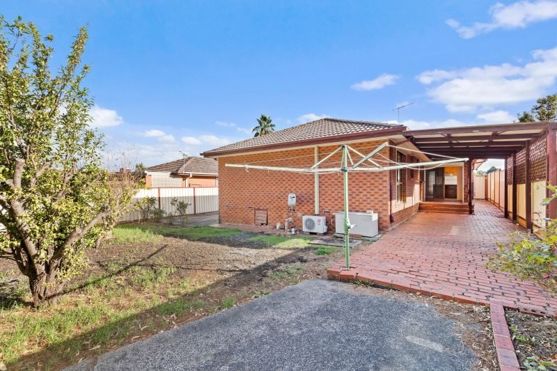 31 Grevillia Drive, Mill Park