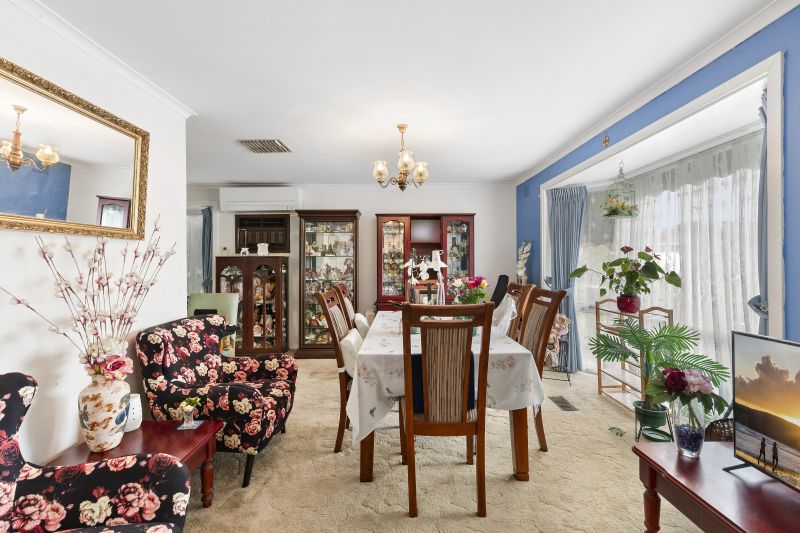 33 Hurlstone Crescent, Mill Park