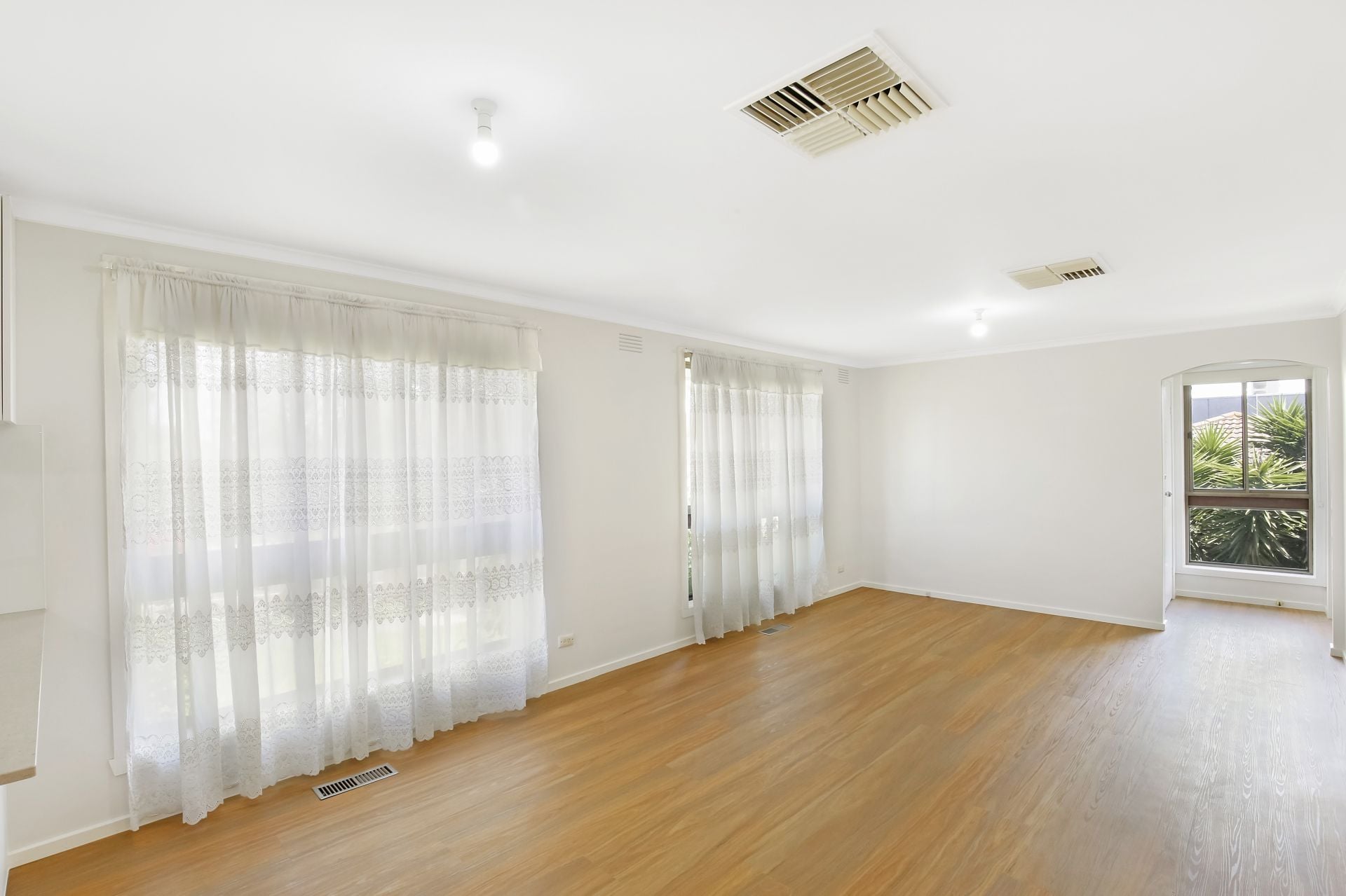 Large Modern Unit Waiting For You