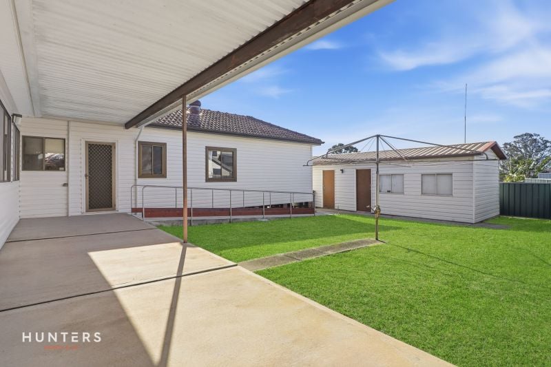 8 Daley Street, Pendle Hill