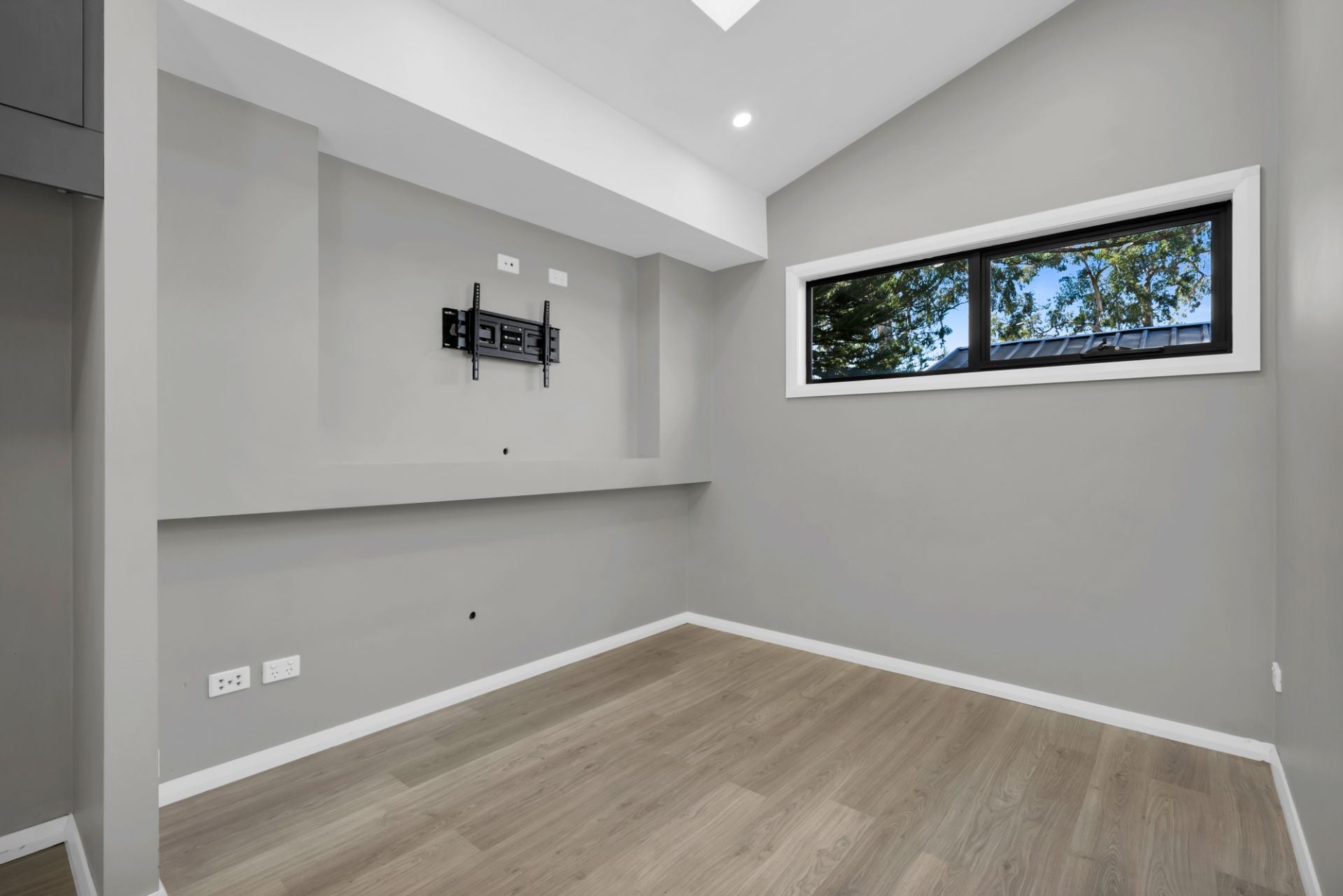 8A Mulgara Place, St Helens Park NSW, St Helens Park - Thumbnail 3