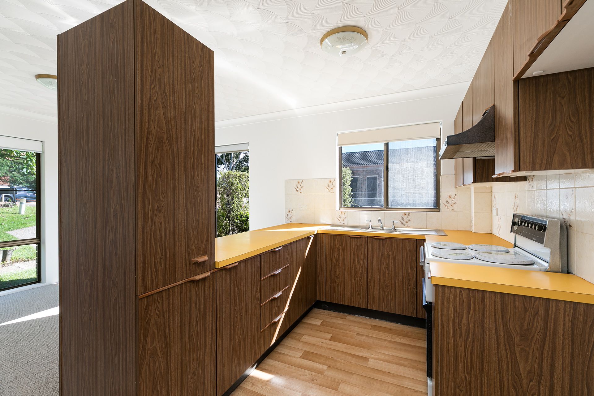 1/2-6 Jacaranda Road, Caringbah South, Caringbah South - Thumbnail 2