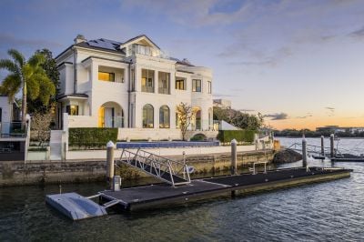 Landmark Waterfront Estate Epitomising Lavish Luxury