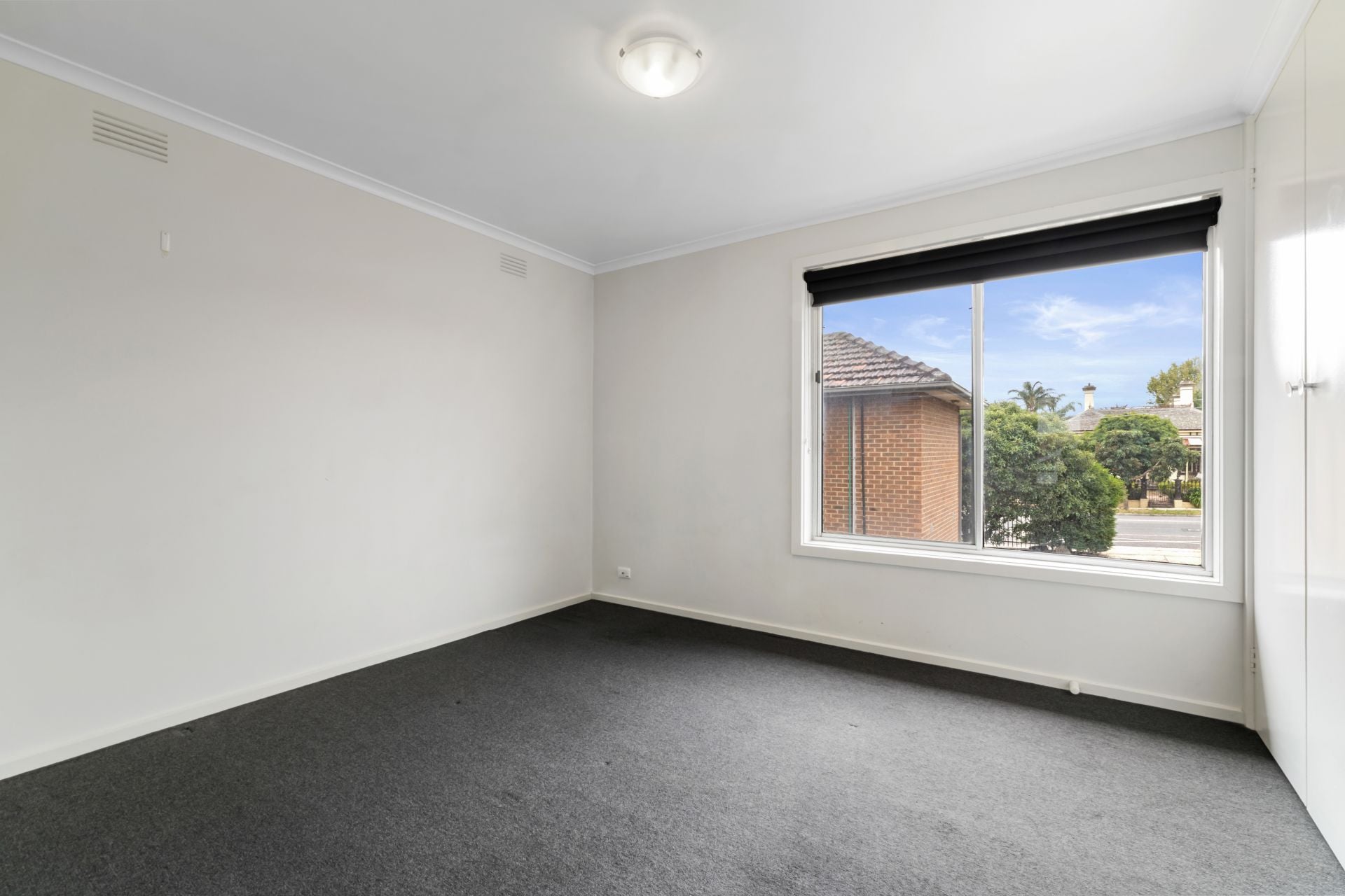 UPDATED EXCELLENCE IN A SUPERB LOCATION