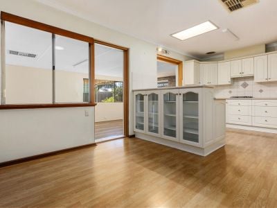 21 Hutchings Way, Kardinya