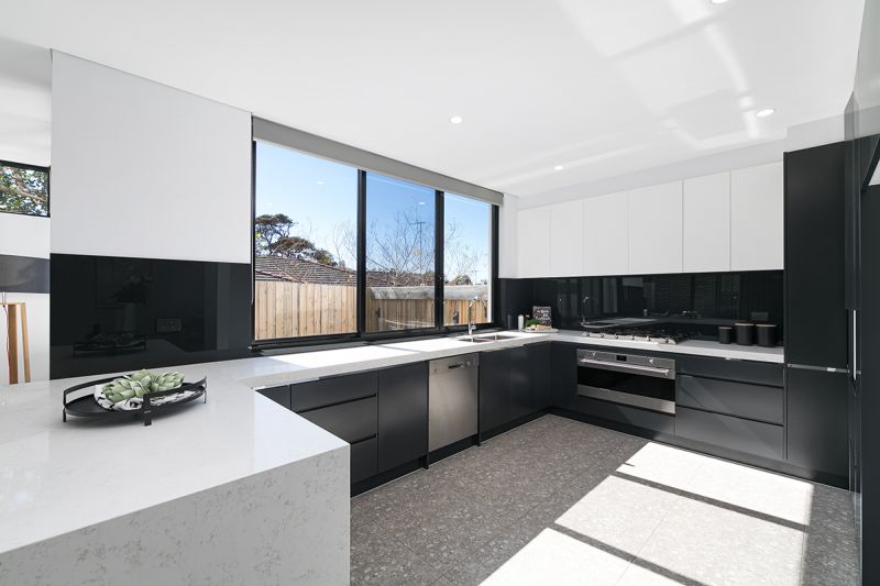 2/114 Yathong Road, CARINGBAH SOUTH, Caringbah South - Thumbnail 2