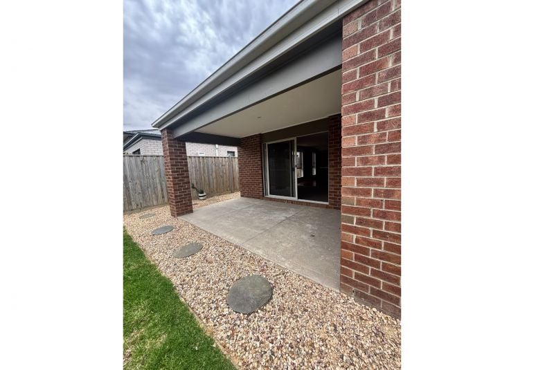 15 Rabbit Crescent, Werribee