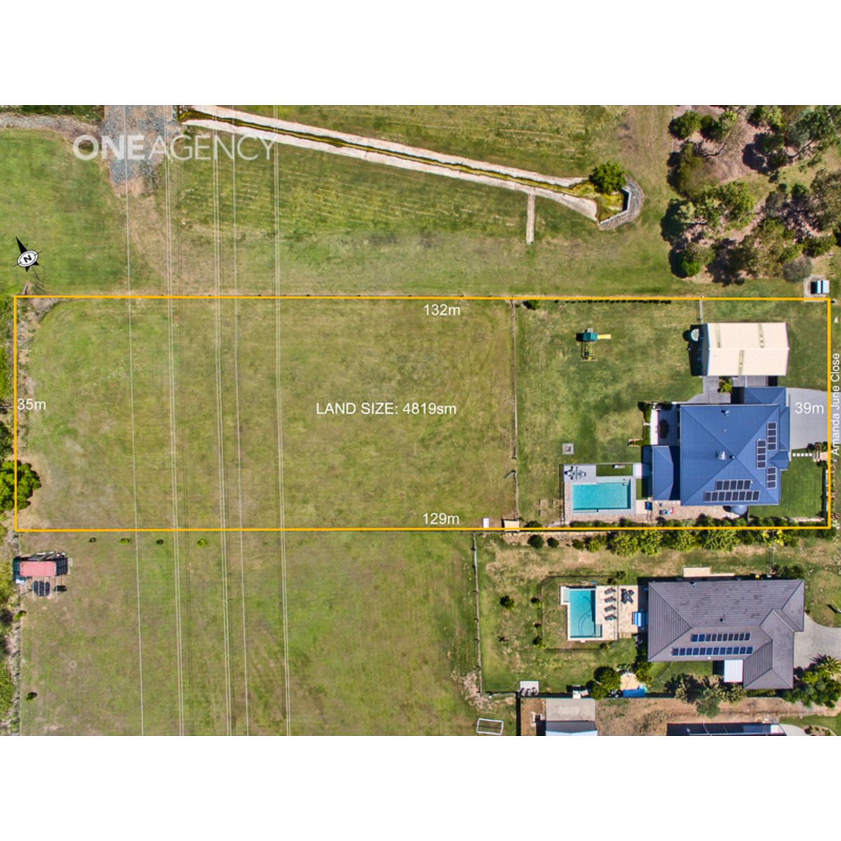 EXECUTIVE HOME ON ACREAGE - 4189 SQM