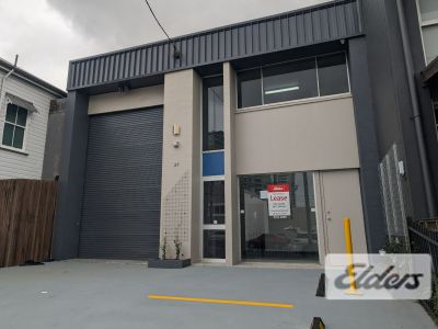 NEWLY REFURBISHED OFFICE/WAREHOUSE IN WOOLLOONGABBA!