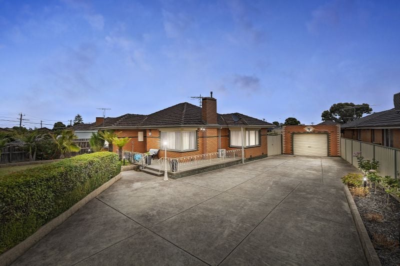 13 Ruthven Crescent, Lalor