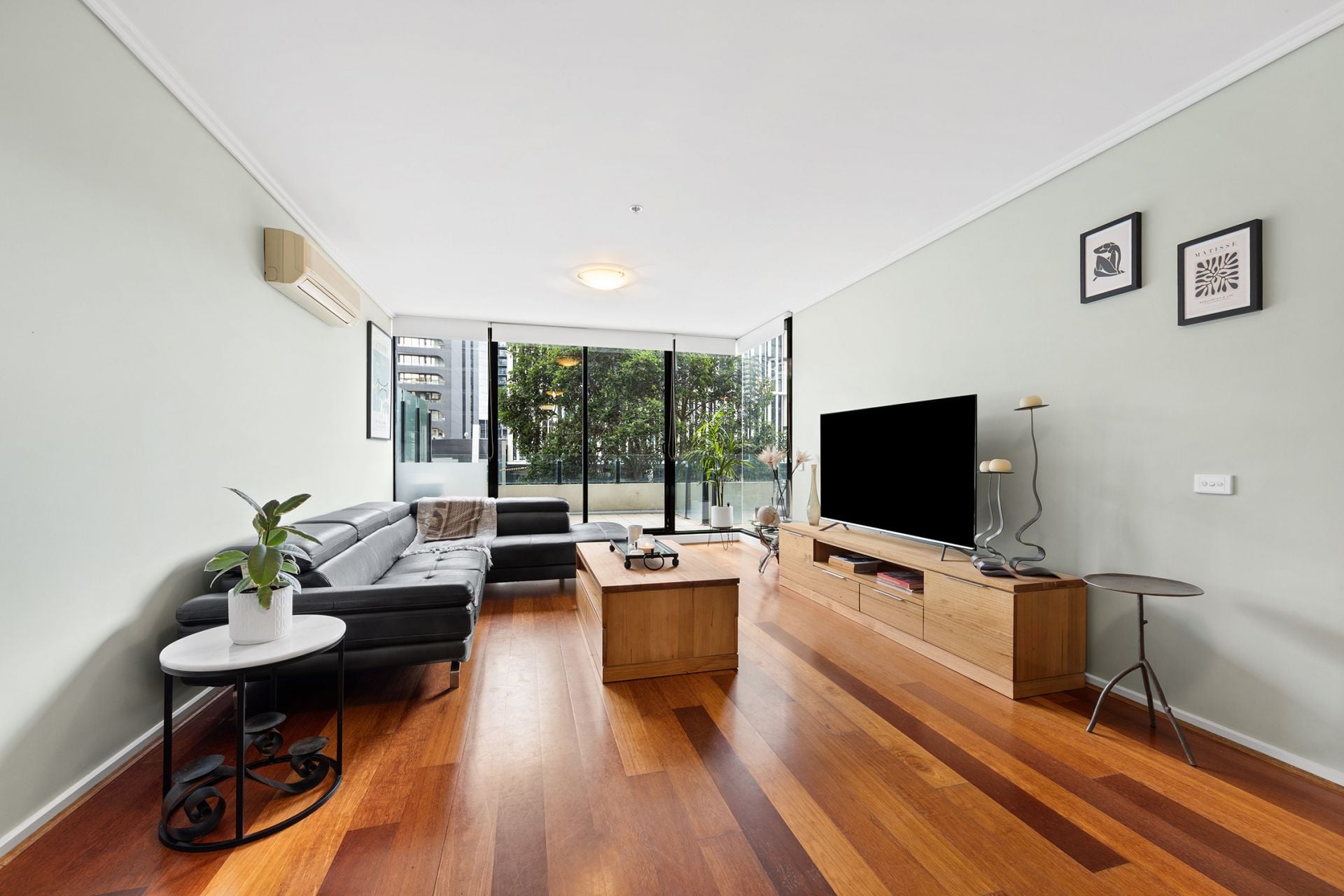 210/38 Bank Street, South Melbourne - Thumbnail 2