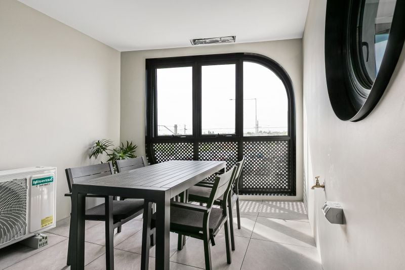 240 High Street, Thomastown