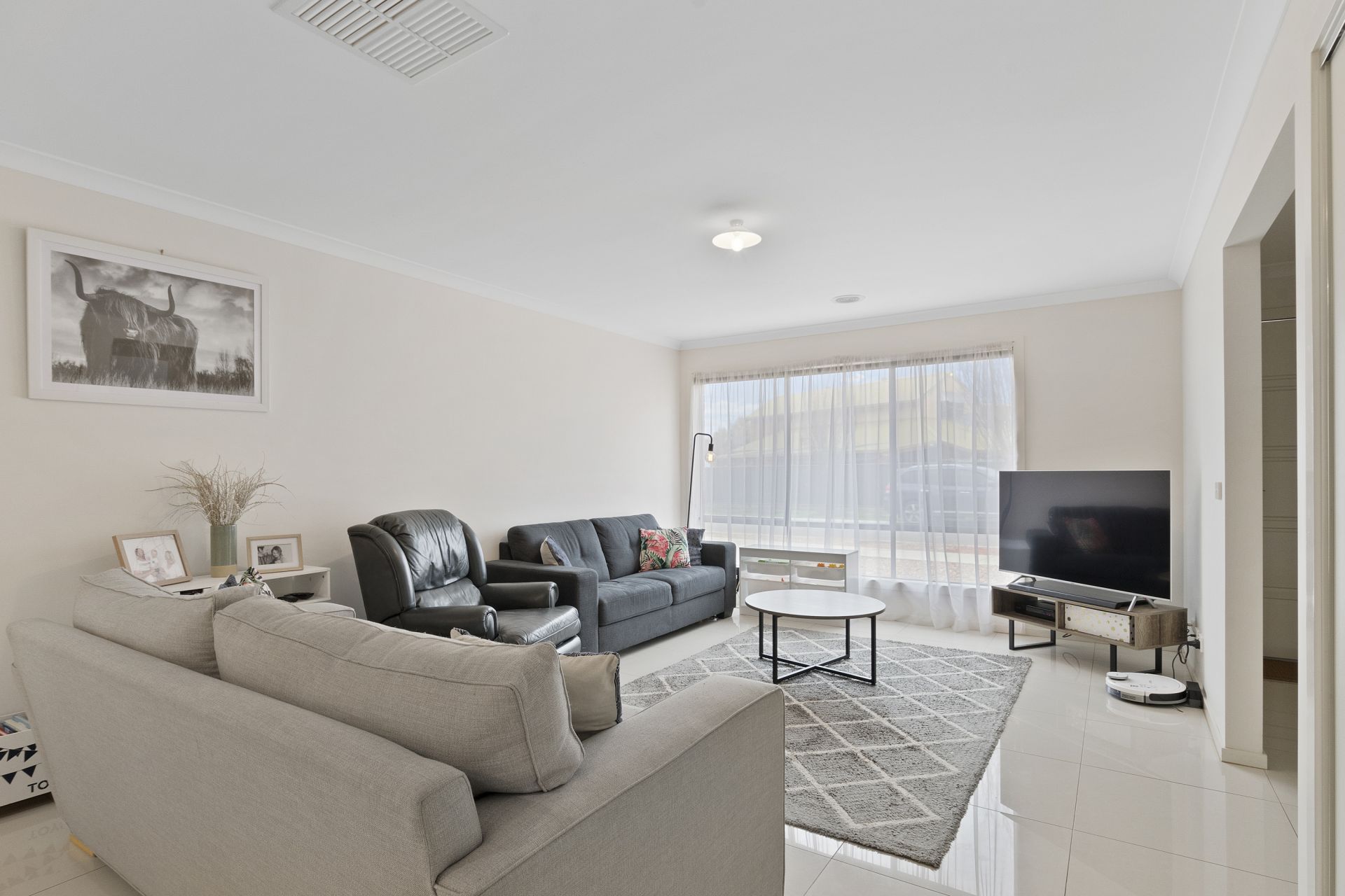 2 Rothschild Close Epsom VIC, Epsom - Thumbnail 2