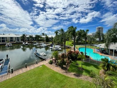 Luxurious Waterfront Penthouse with Marina Berth - Perfect for Boating Enthusiasts!