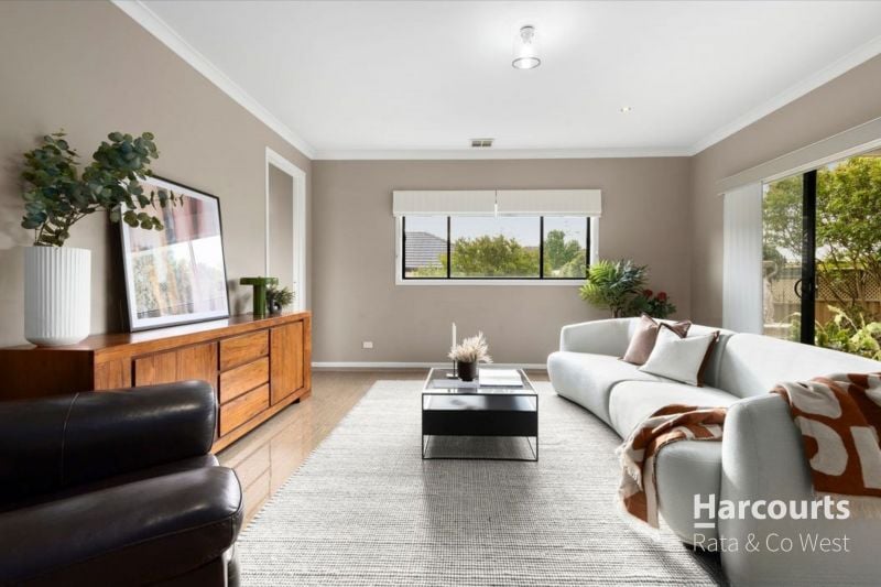 15 Clementson Drive, Caroline Springs