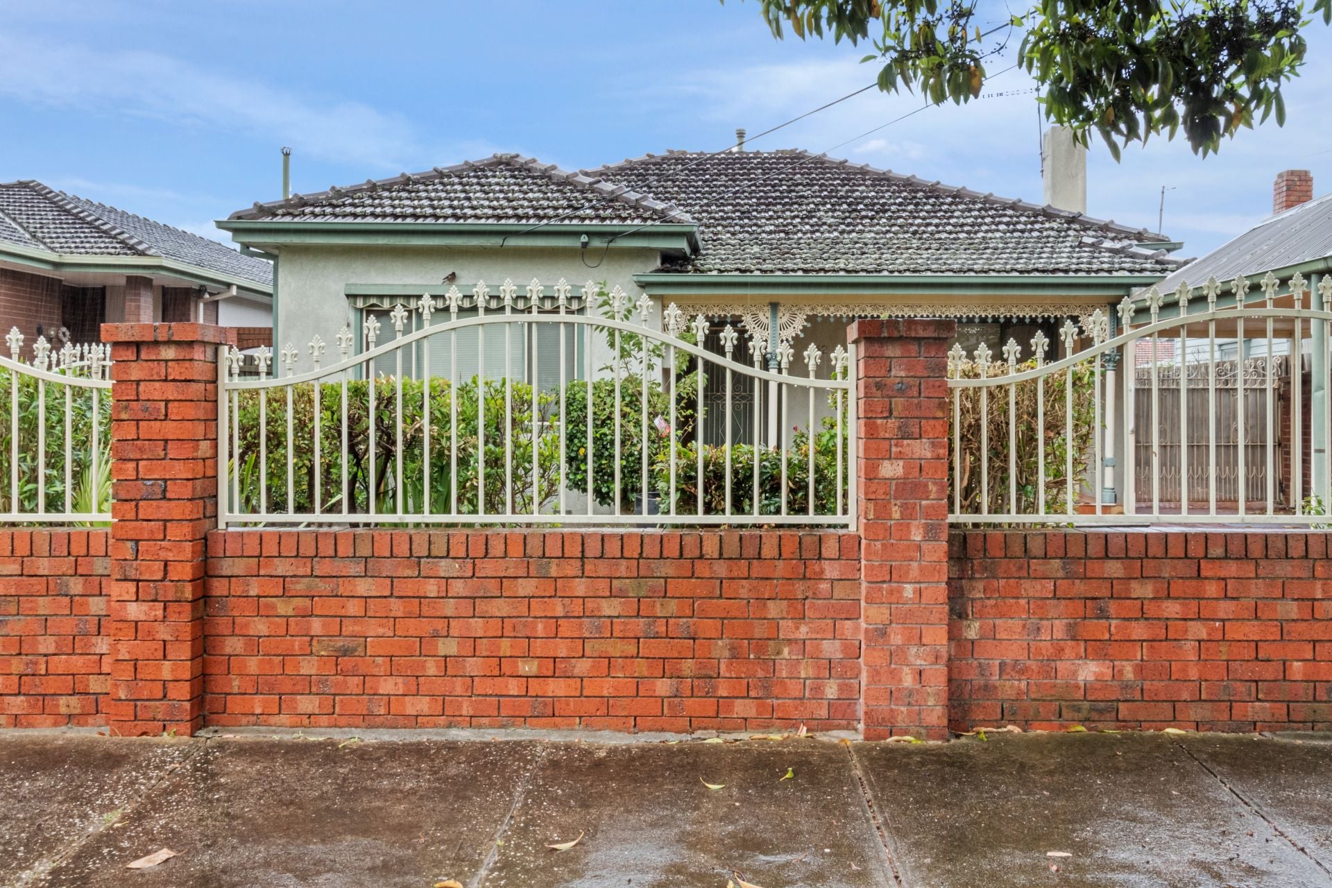 Charming Mid-Century Gem In Family-Friendly Thornbury