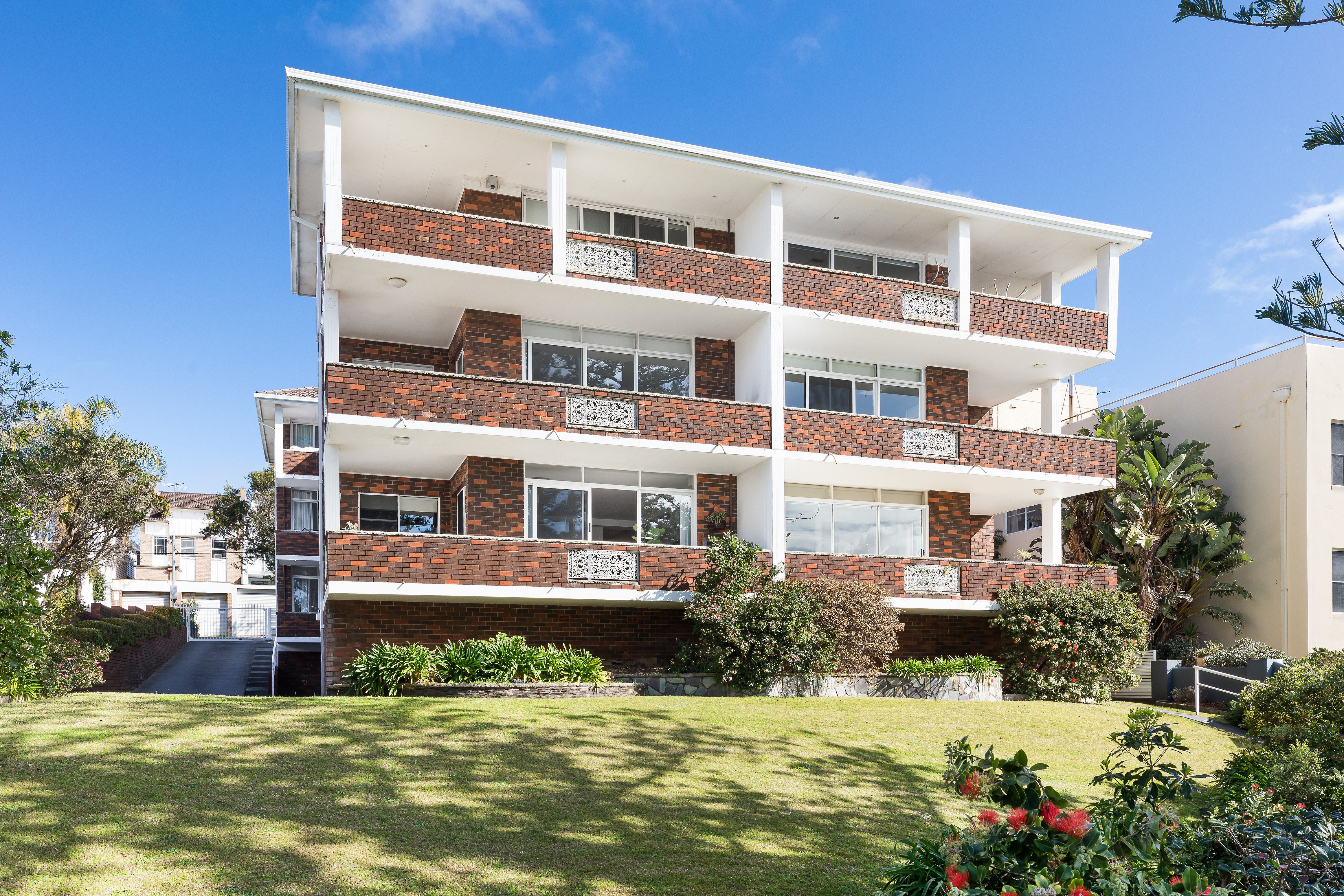 2/5-6 The Esplanade CRONULLA 2230