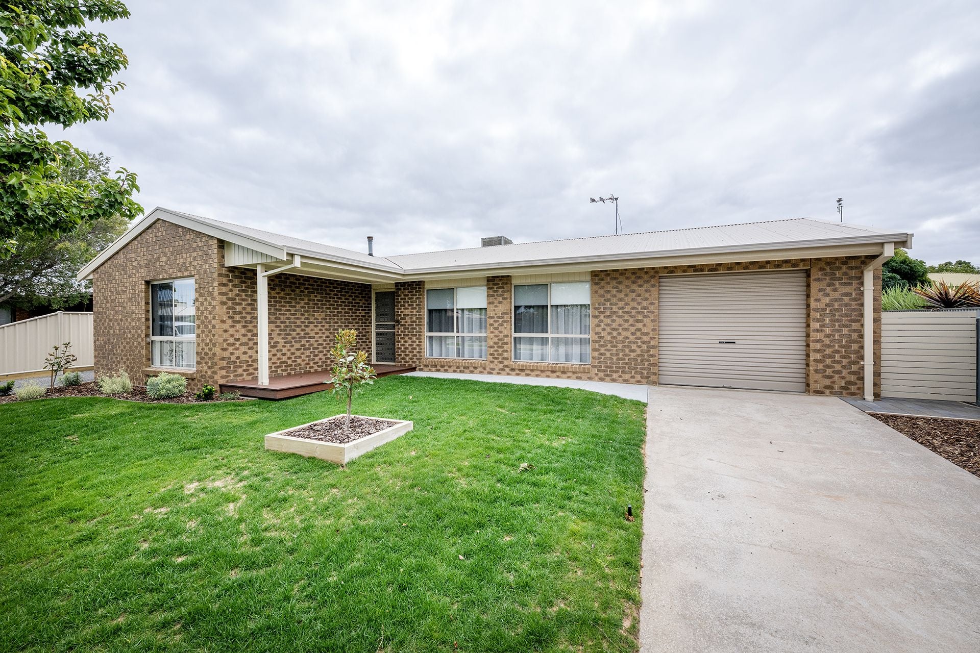 2/4 Mintern Crescent Horsham VIC, Horsham - Thumbnail 2