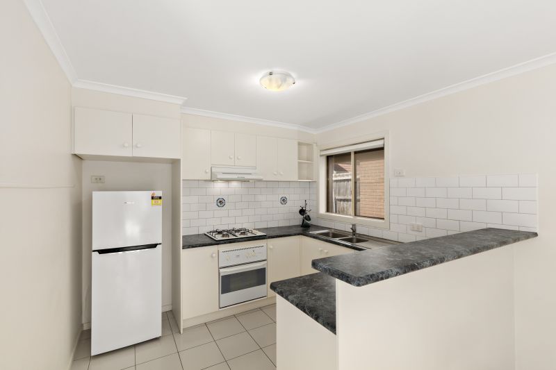 19/2A Crookston Road, Reservoir