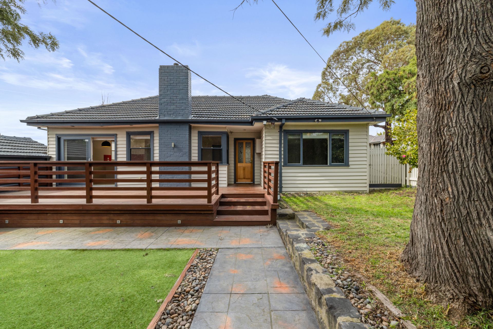 Charming Weatherboard Home in a Prime Heidelberg Location