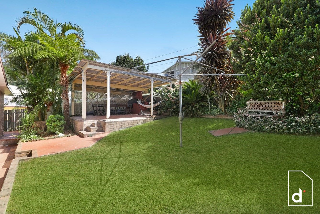 11 Lang Street, Woonona NSW