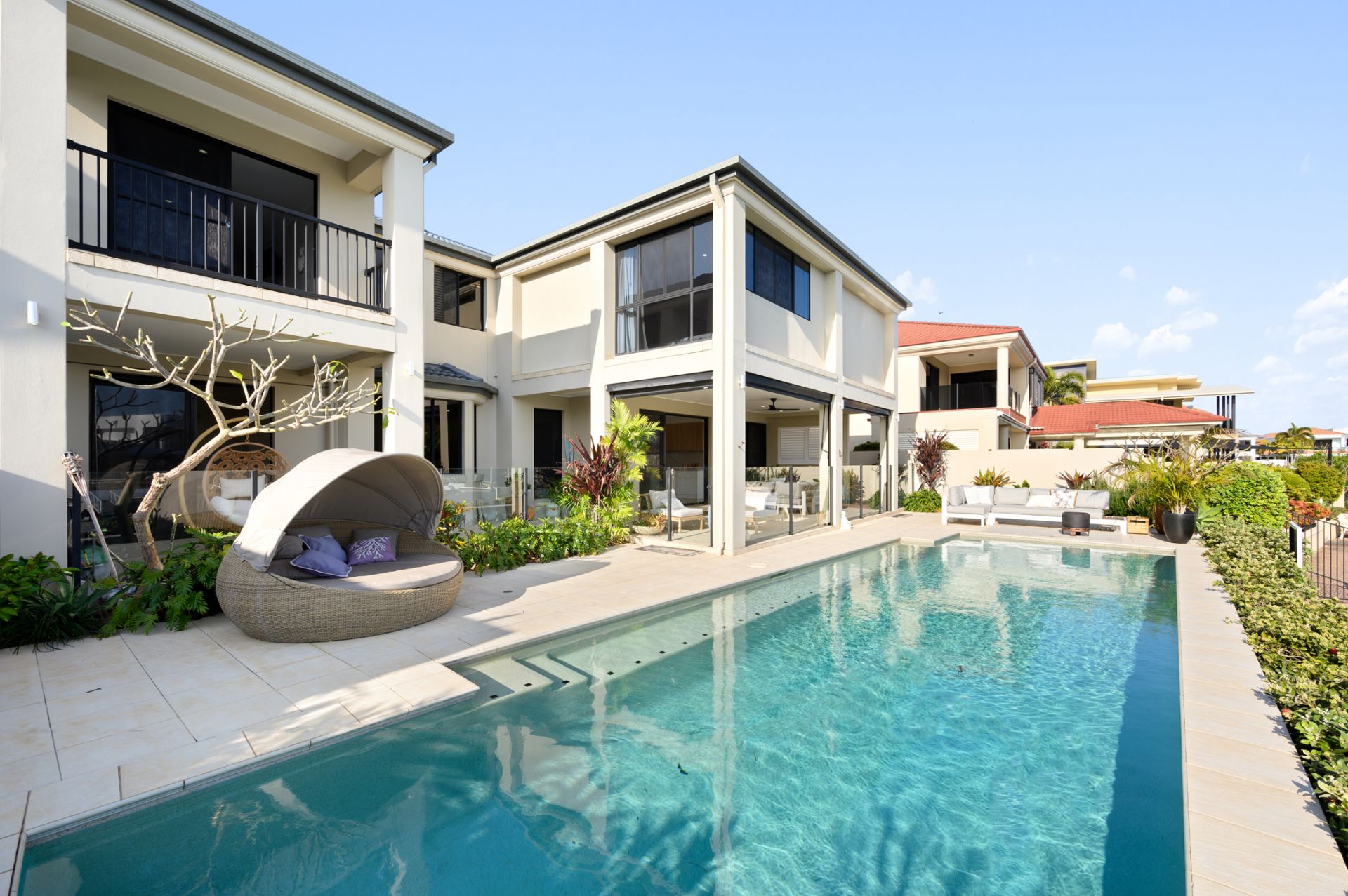 12 Queen Anne Court, Sovereign Islands - Thumbnail 2