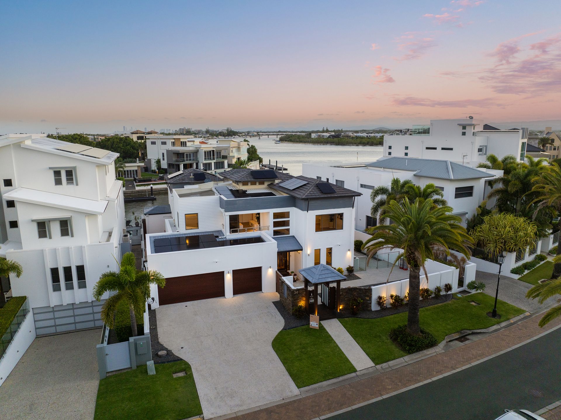 34 Knightsbridge Parade West, Sovereign Islands - Thumbnail 3