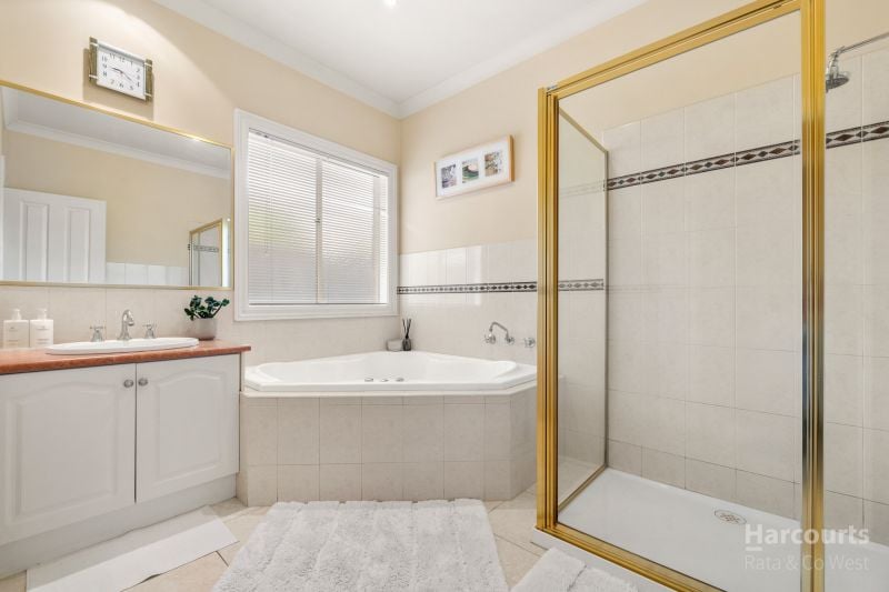 17 Carinya Boulevard, Burnside