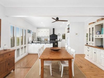 Wamberal 10 Seaview Avenue