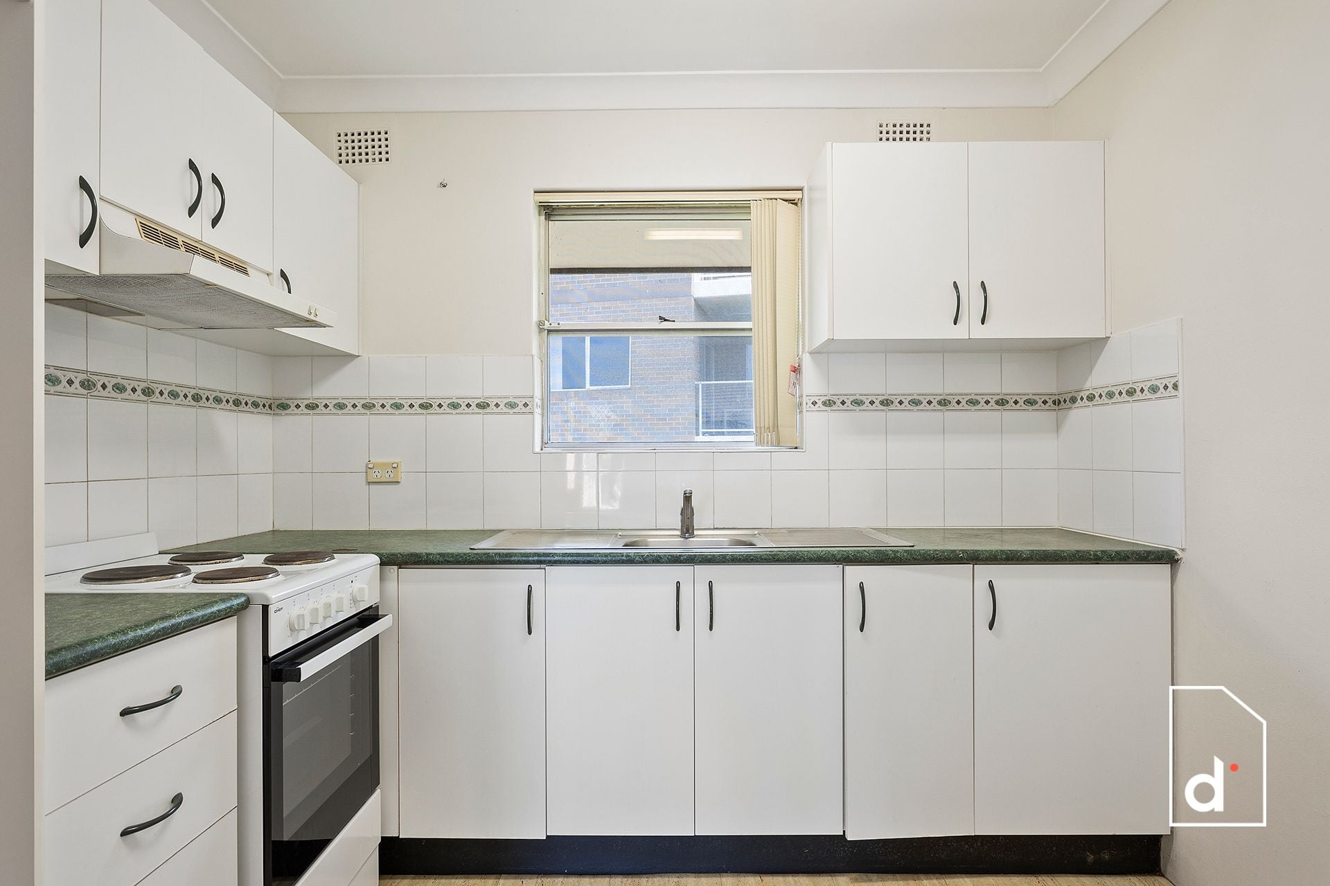 10/21 Staff Street, Wollongong NSW