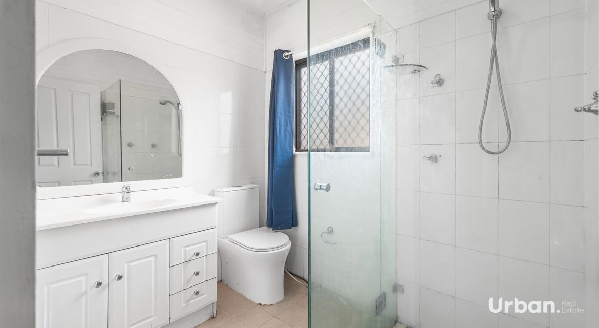 Campbelltown 43 Farnsworth Avenue