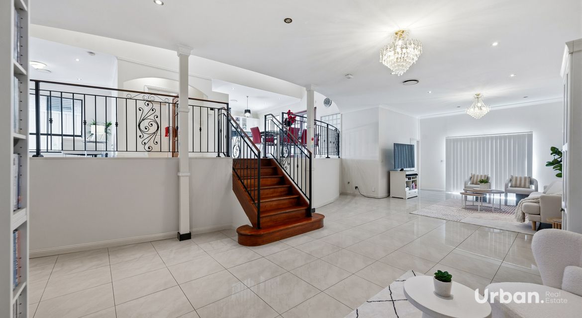 Casula 41 Roth Street