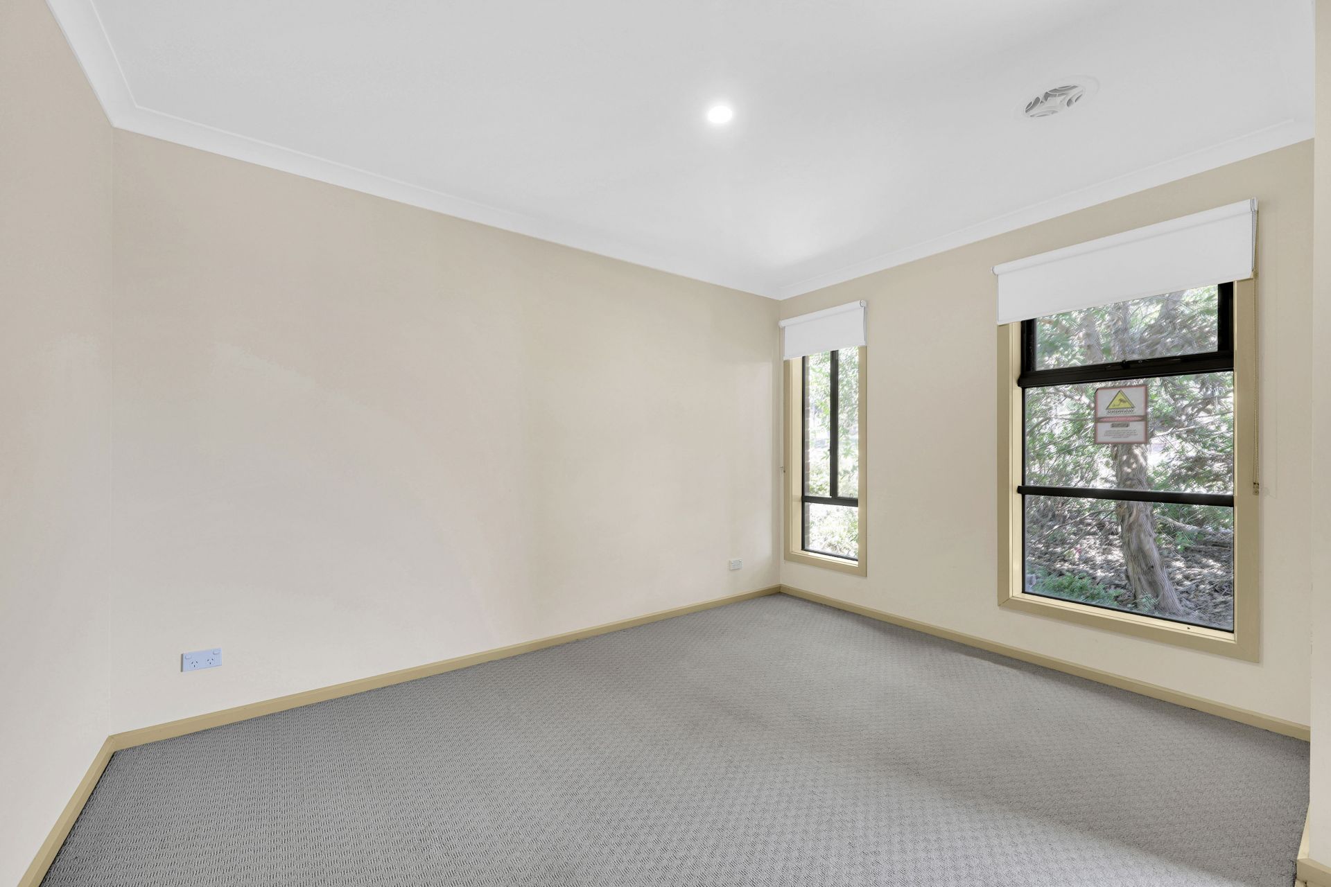 Lovely and Modern 4 Bedroom Home!