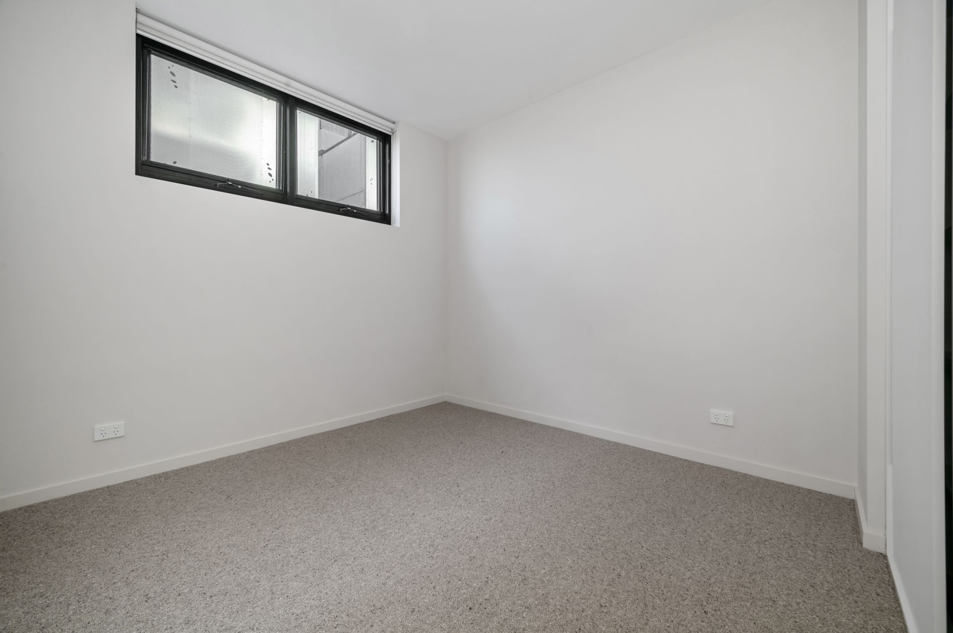 Modern apartment, convenient location!
