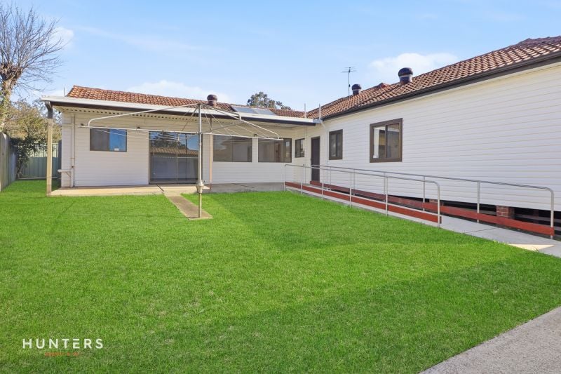 8 Daley Street, Pendle Hill