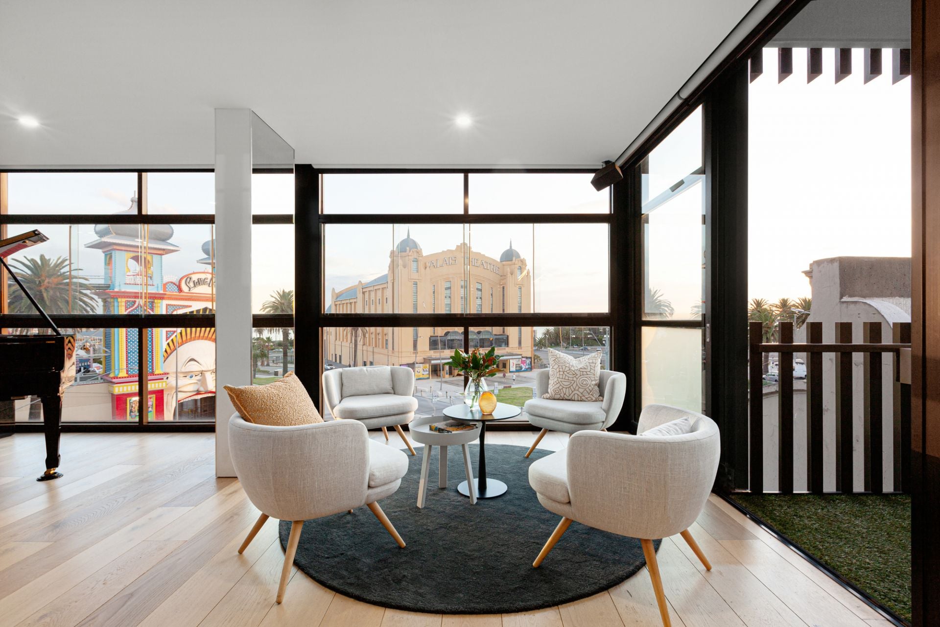 30 The Espl, St Kilda, St Kilda - Thumbnail 3