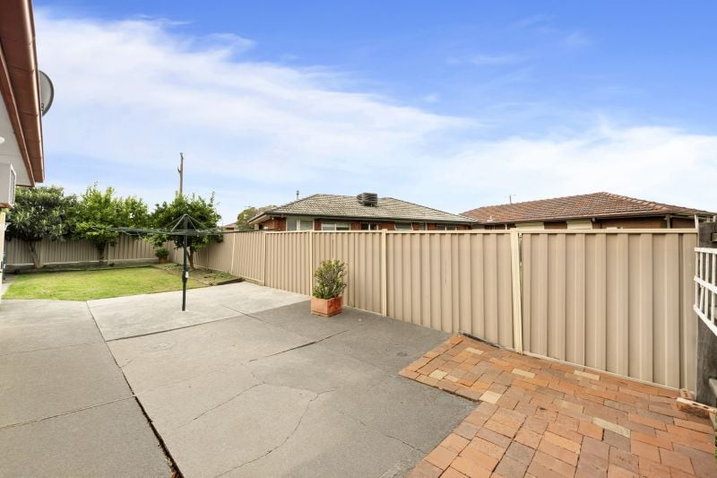 2 Gunbower Close, Thomastown