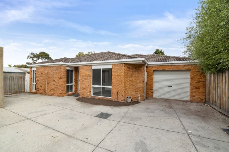 2/156 Casey Drive, Lalor