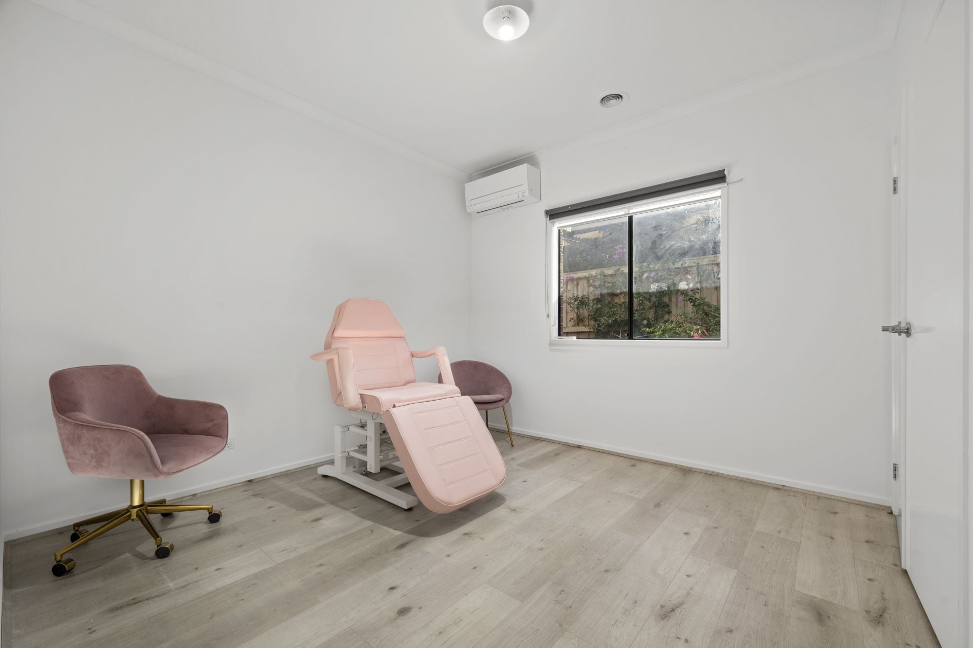 Stylish Family Living In A Convenient Mernda Location
