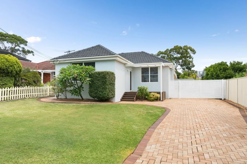 33 Carrington Avenue CARINGBAH 2229