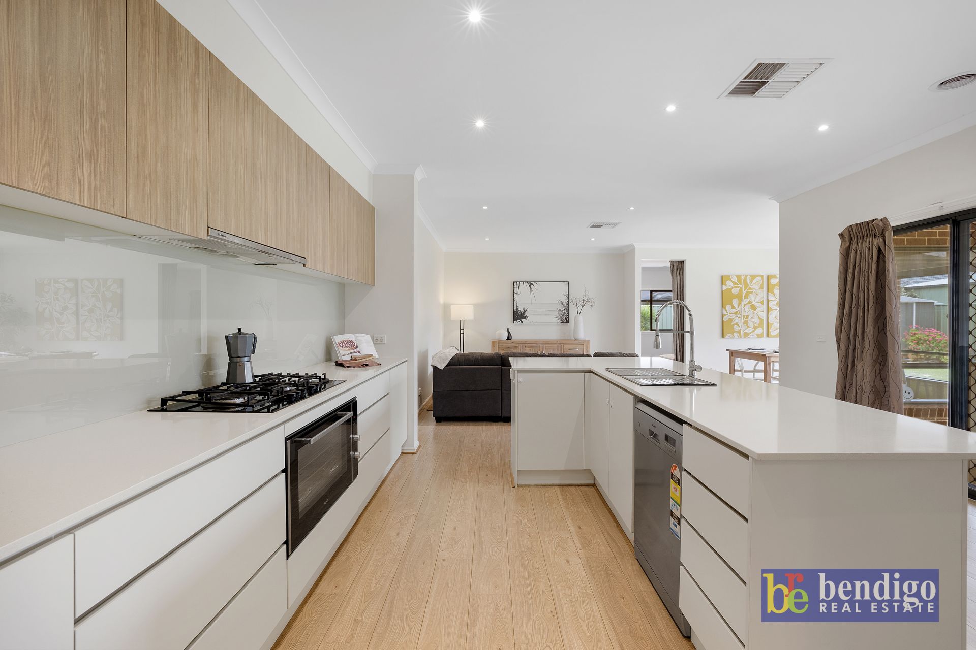 4 Cloverfields Crescent Epsom VIC, Epsom - Thumbnail 5