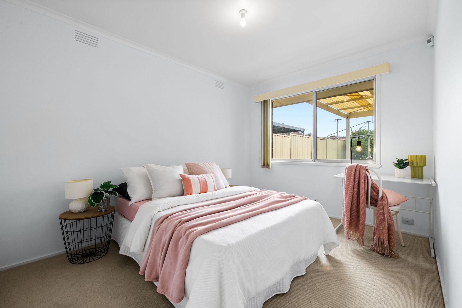 Light-Filled Family Living in a Convenient Lalor Location