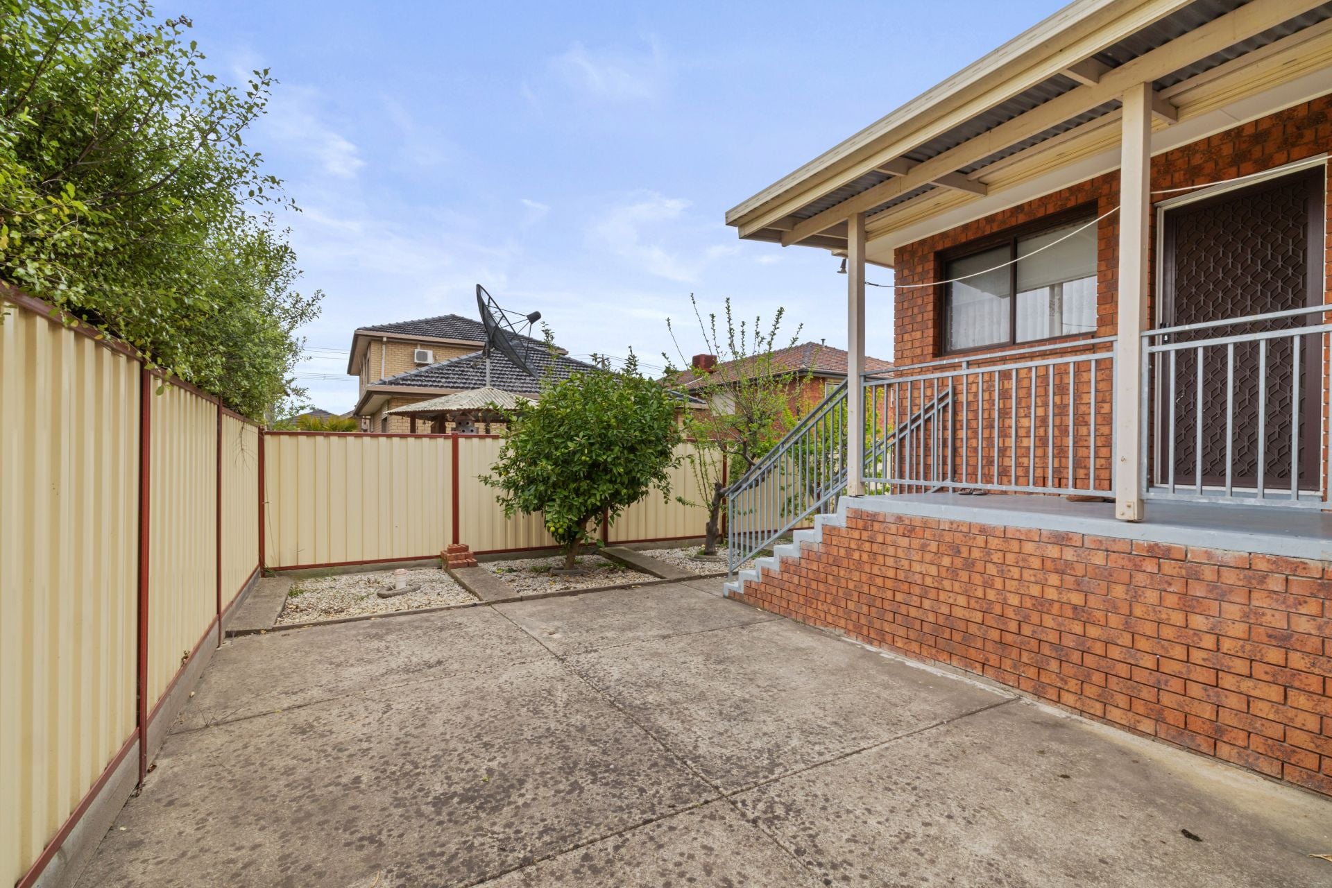 Space, Comfort & Versatility In A Prime Lalor Setting