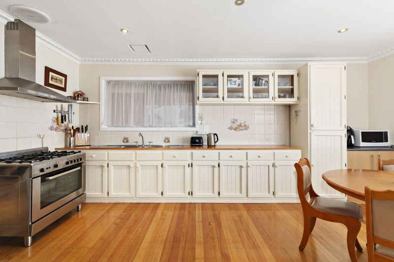 13 Ruthven Crescent, Lalor