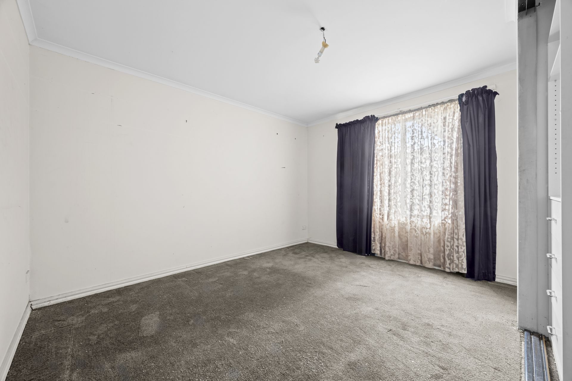 Unfinished Project, Suitable For The Handyman/Renovator Or Builder To Redevelop