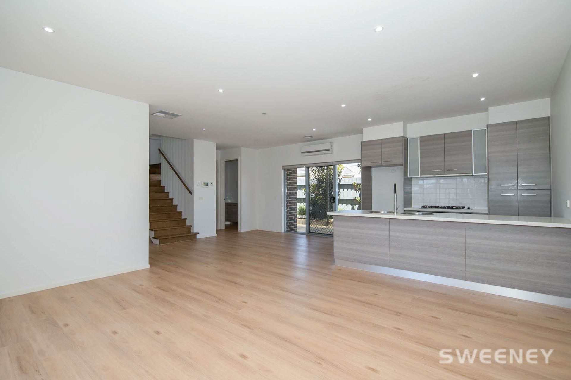 41 Heather Avenue, Brooklyn - Thumbnail 6