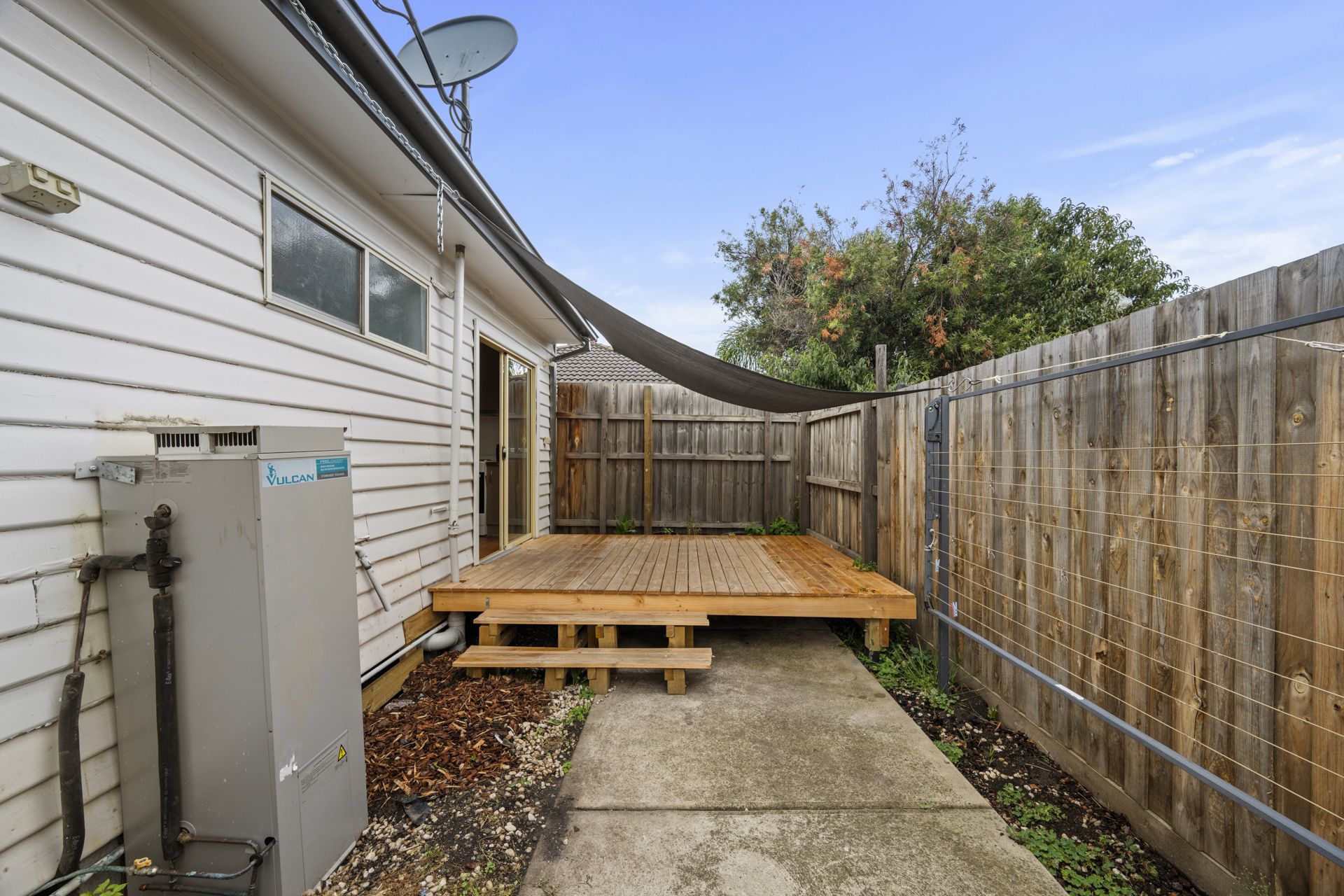 Modern & Low-Maintenance 2-Bedroom Home in Prime Location