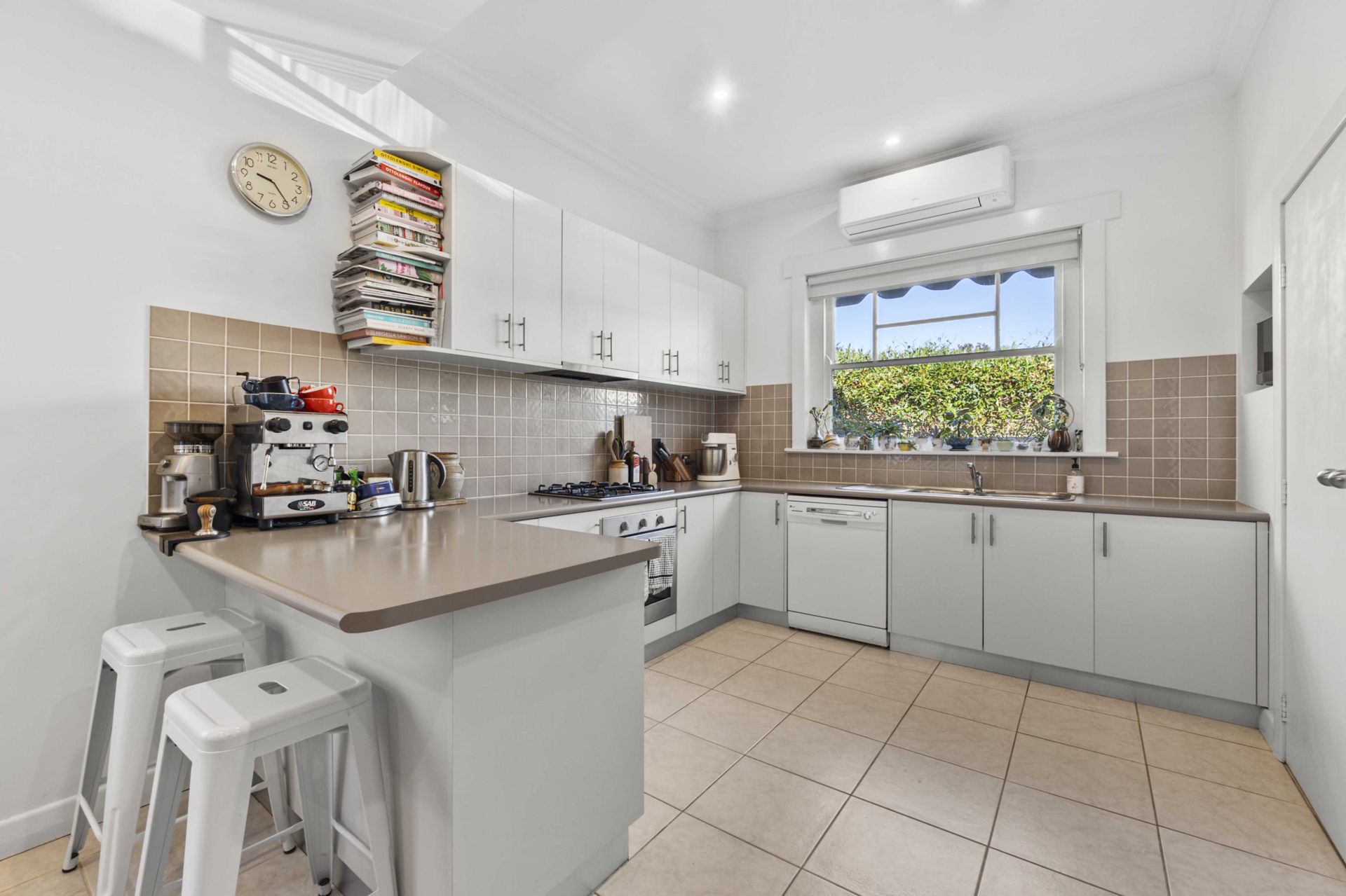 410 Pleasant Street South, Newington, Newington - Thumbnail 6