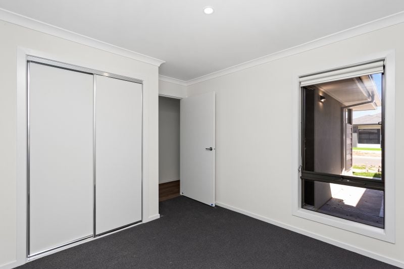 11 Romanesque Drive, Deanside