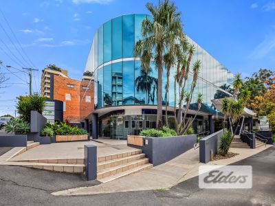 HIGH QUALITY GROUND FLOOR OFFICE/MEDICAL